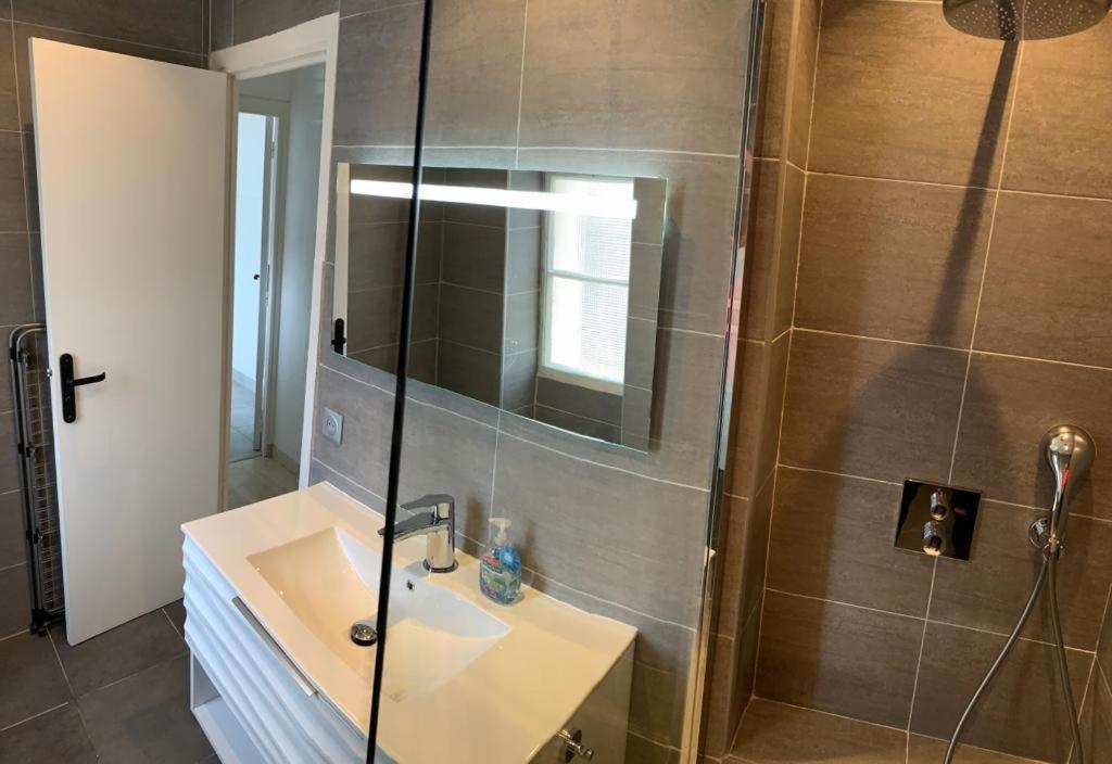 קאן Beautiful Apartment 2Mn Walking Distance From La Croisette And The Beach מראה חיצוני תמונה